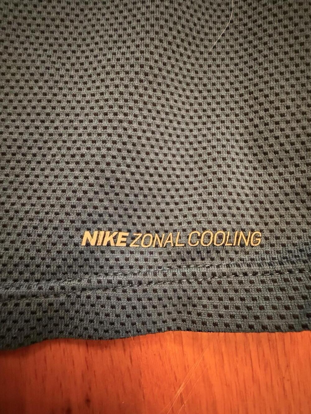 Nike‎ Zonal Cooling Long Sleeve Top Dri Fit Sz M Thumb Holes Lightweight - Picture 10 of 11